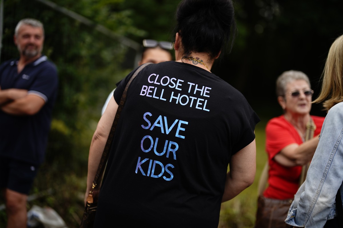 POLL OF THE DAY: Would shutting all migrant hotels put an end to the protests?